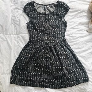 H&M Safety Pin Printed Dress With Pockets!
